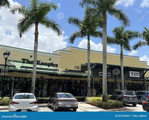 Outlet centre in Sunrise, FL .